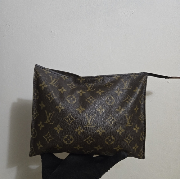 Louis Vuitton Brown Monogram Toiletry Pouch Bag - Picture 3 of 17